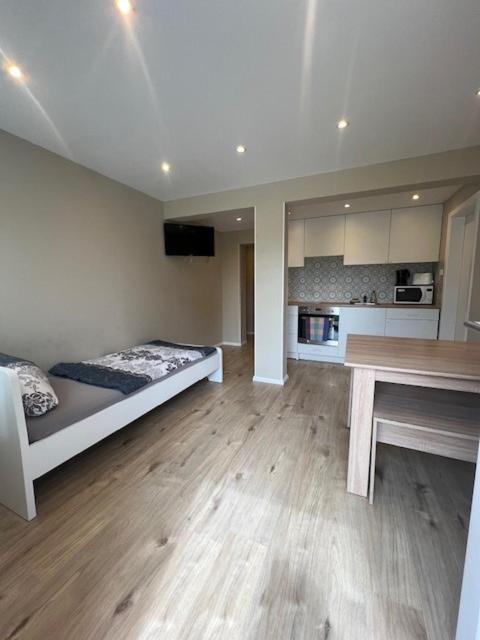 Serena Monteur Apartment โรเดนบาคห์ ภายนอก รูปภาพ